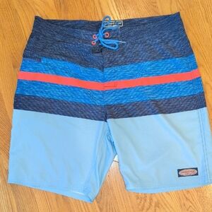 Vineyard Vines Blue and Red Board Shorts Size 33
